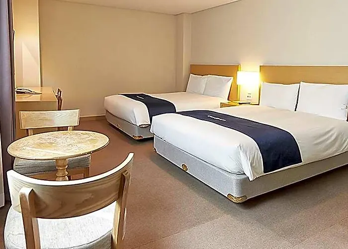 Hotel Towerhill 3*